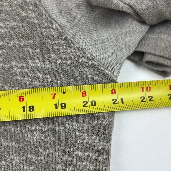 Simply Couture Sand Long Sleeve Knit Tunic with Lace - Picture 5 of 8